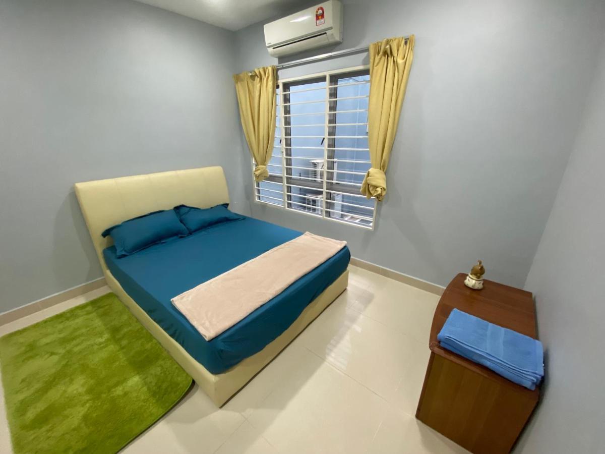 Entire Residential Home•Jia Residences Bkt Serdang沙登温暖的家 Seri Kembangan Exterior photo