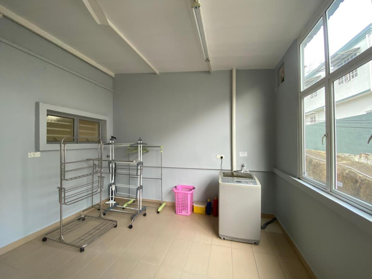 Entire Residential Home•Jia Residences Bkt Serdang沙登温暖的家 Seri Kembangan Exterior photo